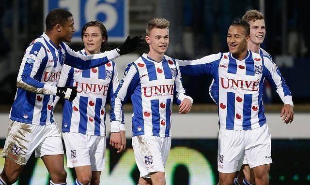 阵容和坚定 阵容和坚定