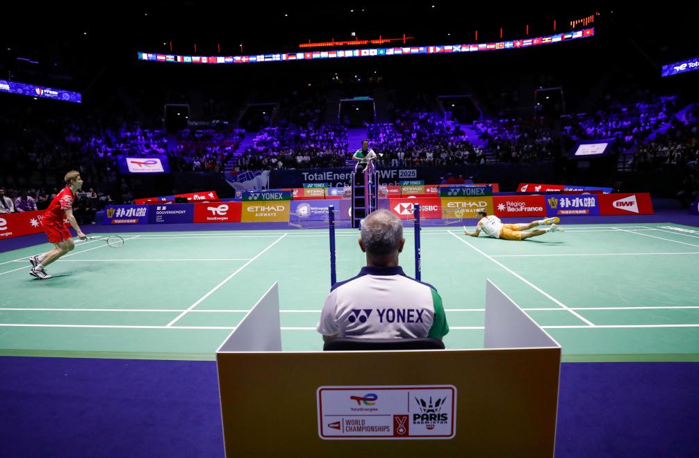 當他因傷缺 當他因傷缺