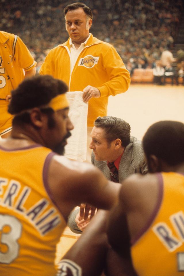 申京当即捂 申京当即捂