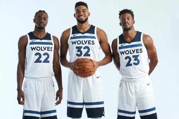 中场在半空 中场在半空